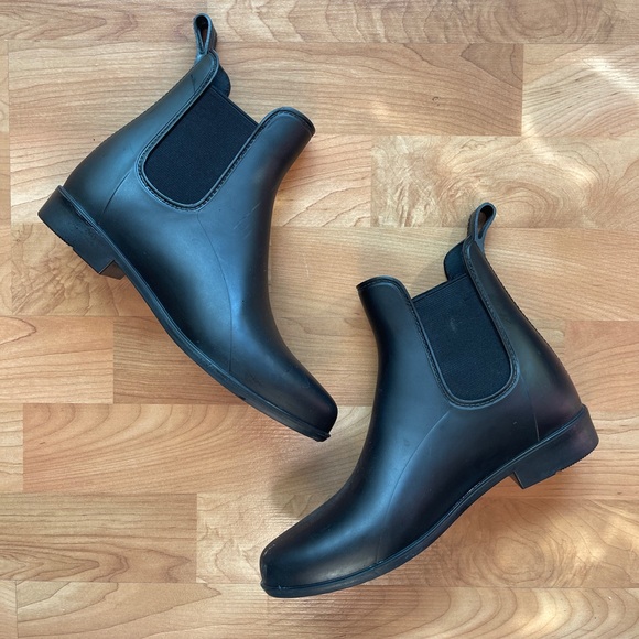 A New Day Black Ankle Boots - Picture 1 of 7
